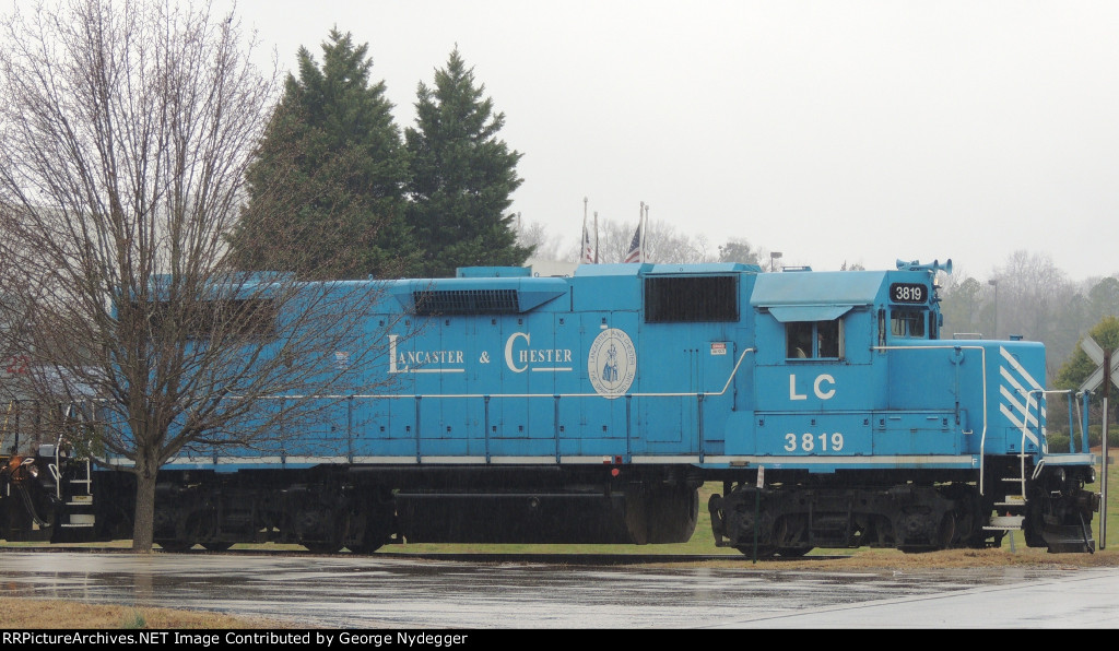 3819 servicing a customer at an industrial park